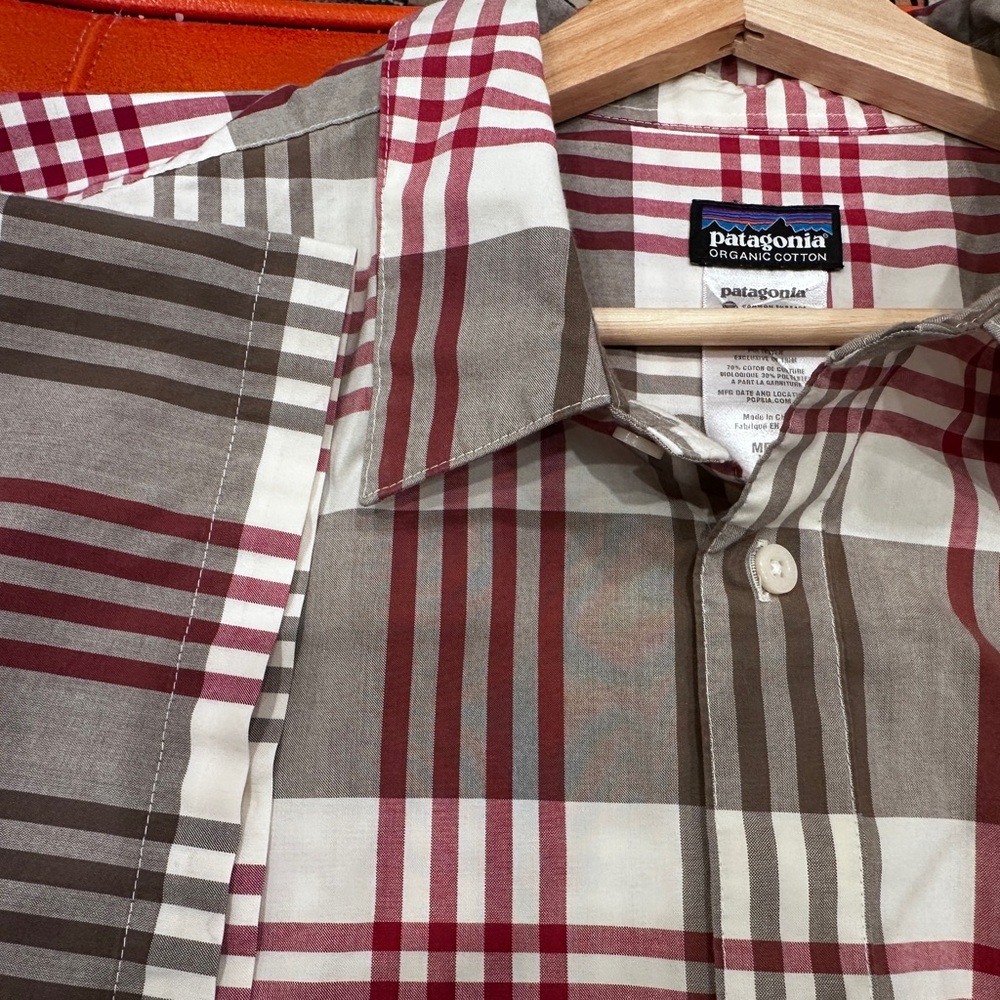 Patagonia Men's Short Sleeve Casual Plaid Shirt - Red and Brown